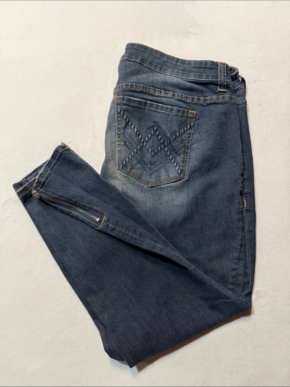 Torrid Dark Blue Embroidered Back Pocket Skinny Jeans zipper ankles